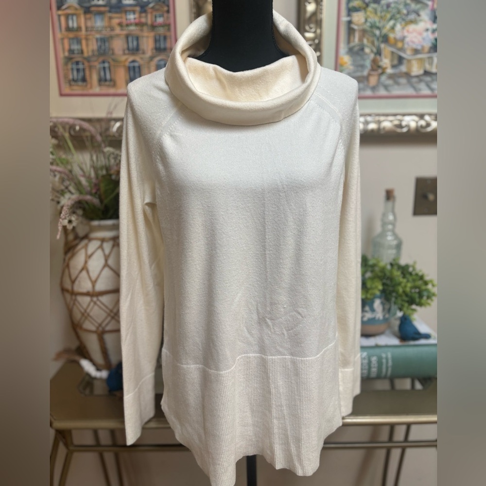 CYRUS Classic Cream Cowl Neck Rib Knit Scalloped Hem Tailored Soft Sweater Sz L - Picture 2 of 8